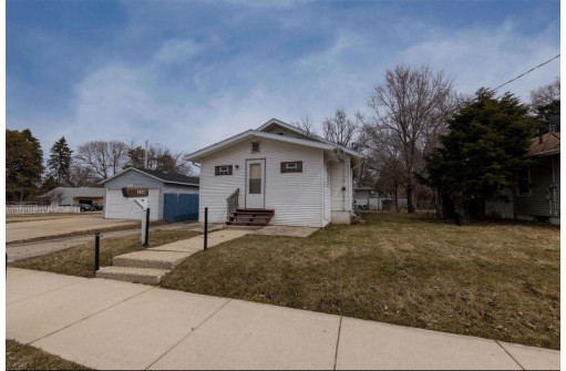 334 N Walnut St, Janesville, WI 53548