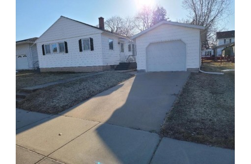 405 Cady Ave, Tomah, WI 54660