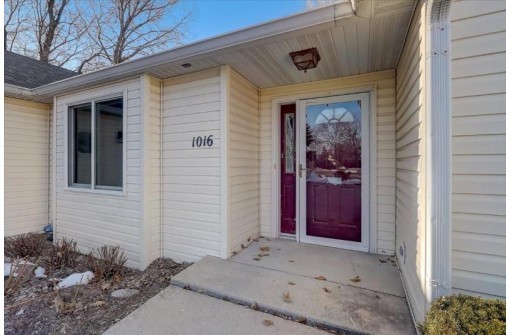 1016 New Haven Cir, Sun Prairie, WI 53590