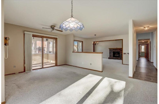 1016 New Haven Cir, Sun Prairie, WI 53590