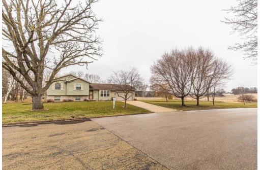 211 Gehin St, Belleville, WI 53508