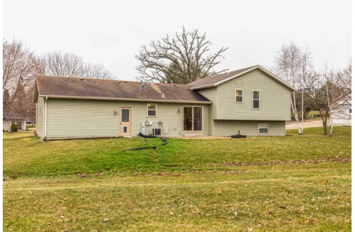 211 Gehin St, Belleville, WI 53508