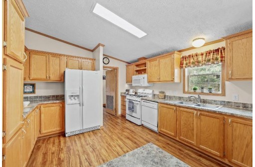 247 Dogwood Ln, Wisconsin Dells, WI 53965