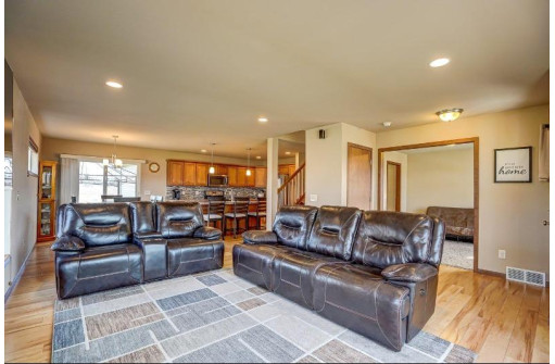 6946 Reston Heights Dr, Madison, WI 53718