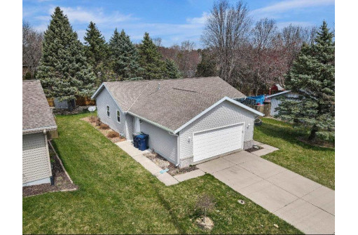 2838 Mineral Point Avenue, Janesville, WI 53548-3237