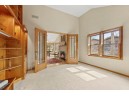 5301 N Autumn Ln, McFarland, WI 53558