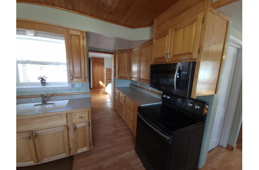 W8455 Hwy 33 E, Portage, WI 53901