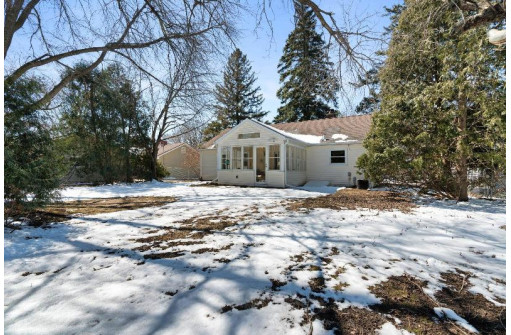 509 Clifden Dr, Madison, WI 53711