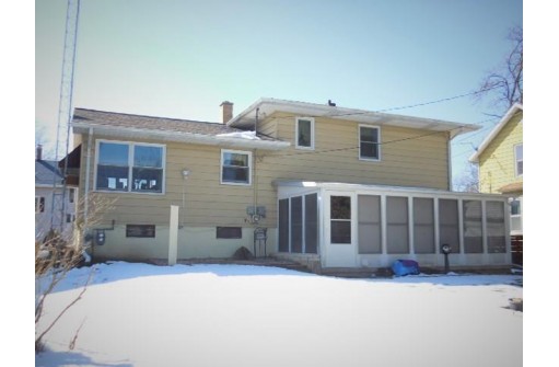 113 Wayland St, Beaver Dam, WI 53916