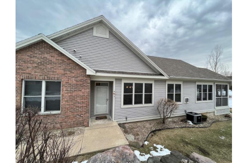 8511 Reid Dr, Madison, WI 53717