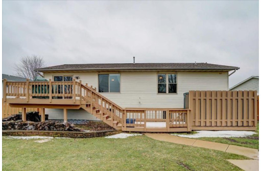 656 Meadowview Ln, Marshall, WI 53559