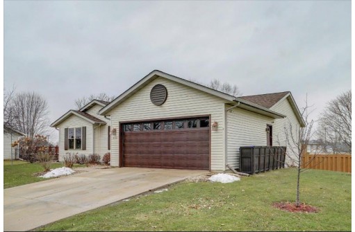 656 Meadowview Ln, Marshall, WI 53559