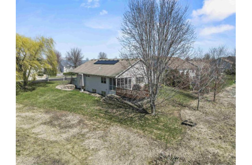 1505 Chipper Ln, Sun Prairie, WI 53590