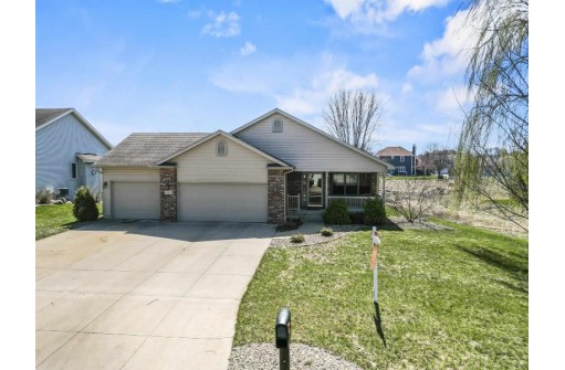 1505 Chipper Ln, Sun Prairie, WI 53590