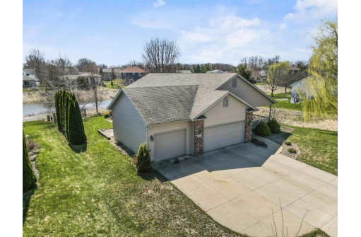 1505 Chipper Ln, Sun Prairie, WI 53590