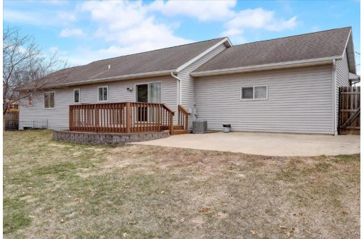 401 Dalogasa Dr, Arena, WI 53503