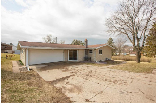 245 2nd St, Dickeyville, WI 53808