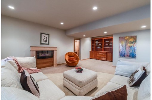 3121 Castleton Crossing, Sun Prairie, WI 53590