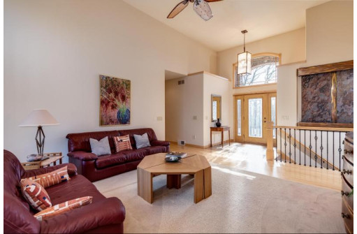 3121 Castleton Crossing, Sun Prairie, WI 53590