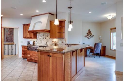 3121 Castleton Crossing, Sun Prairie, WI 53590