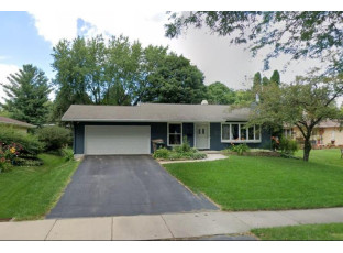 5710 Meadowood Dr Madison, WI 53711