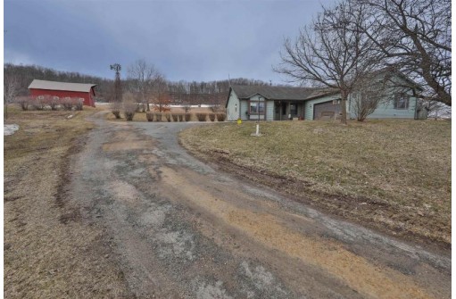 22537 Bell Hollow Ln, Richland Center, WI 53581