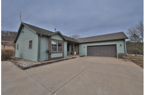 22537 Bell Hollow Ln, Richland Center, WI 53581