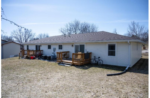 107 AND 109 Carroll St, Elroy, WI 53929