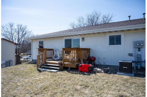 107 AND 109 Carroll St, Elroy, WI 53929