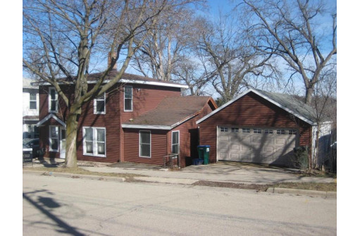 220 State St, Ripon, WI 54971