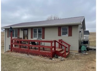 4183 Sand Hill Rd Potosi, WI 53820