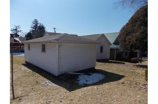 133 E Main St, Shullsburg, WI 53586