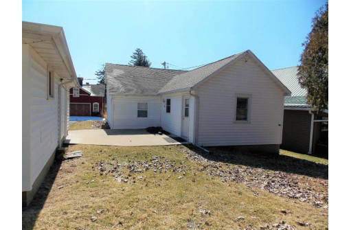 133 E Main St, Shullsburg, WI 53586