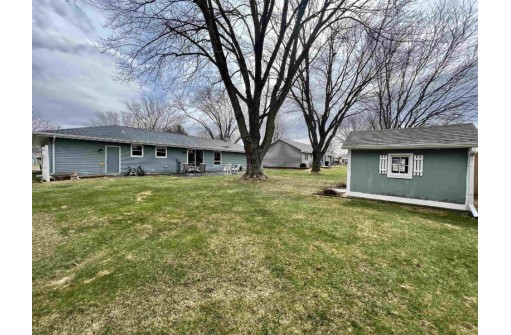 426 Karen Ln, Clinton, WI 53525-9112