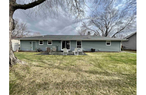 426 Karen Ln, Clinton, WI 53525-9112