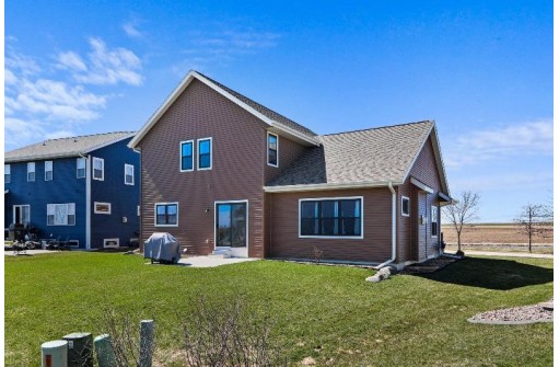 1104 Aldora Ln, Waunakee, WI 53597