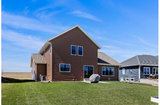 1104 Aldora Ln, Waunakee, WI 53597