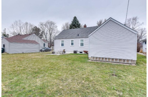 811 W South St, Stoughton, WI 53589