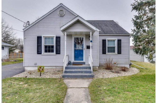 811 W South St, Stoughton, WI 53589