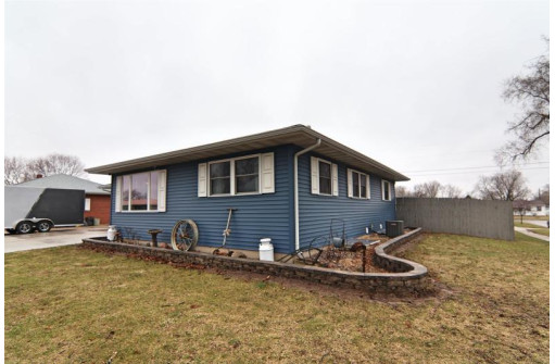 1541 Kensington St, Janesville, WI 53546