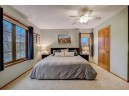 18 Bishops Hill Cir, Madison, WI 53717