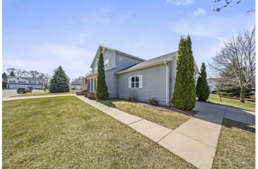 1199 St Albert The Great Ct, Sun Prairie, WI 53590