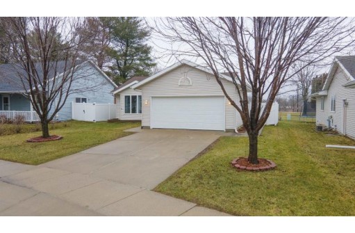 150 Bindl Dr, Reedsburg, WI 53959