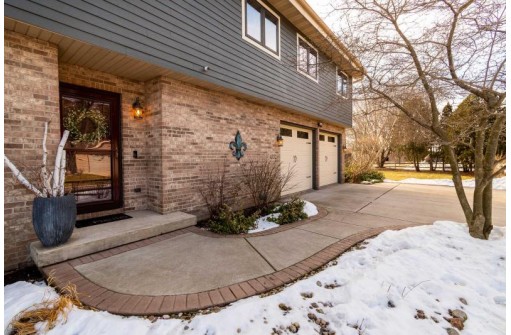 4332 Mcconnell Ct, Madison, WI 53711