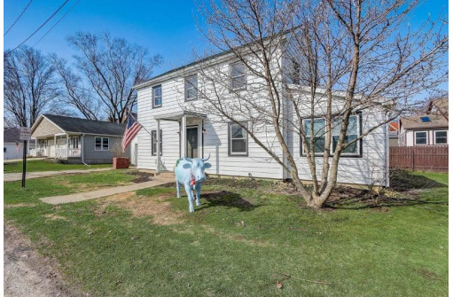 707 Railroad St, New Glarus, WI 53574