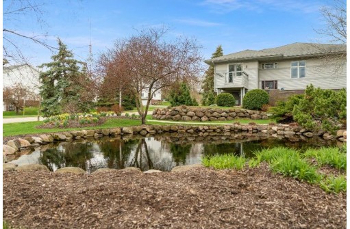 23 Deer Point Tr, Madison, WI 53719