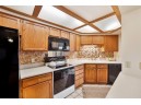 2 Maple Wood Ln 26, Madison, WI 53704