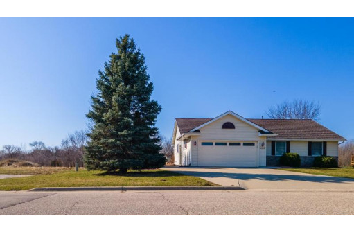 1405 Evergreen Dr, Janesville, WI 53546