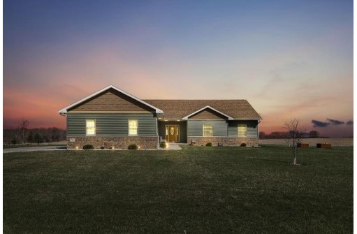 768 Center Rd, Stoughton, WI 53589