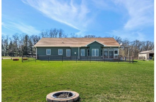 768 Center Rd, Stoughton, WI 53589